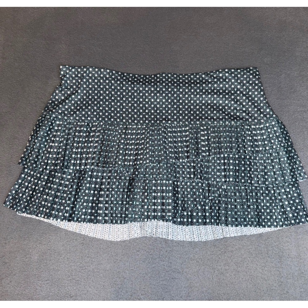 Lucky in Love Geometric Print Pleated Athletic Skort Green & White  Women XL